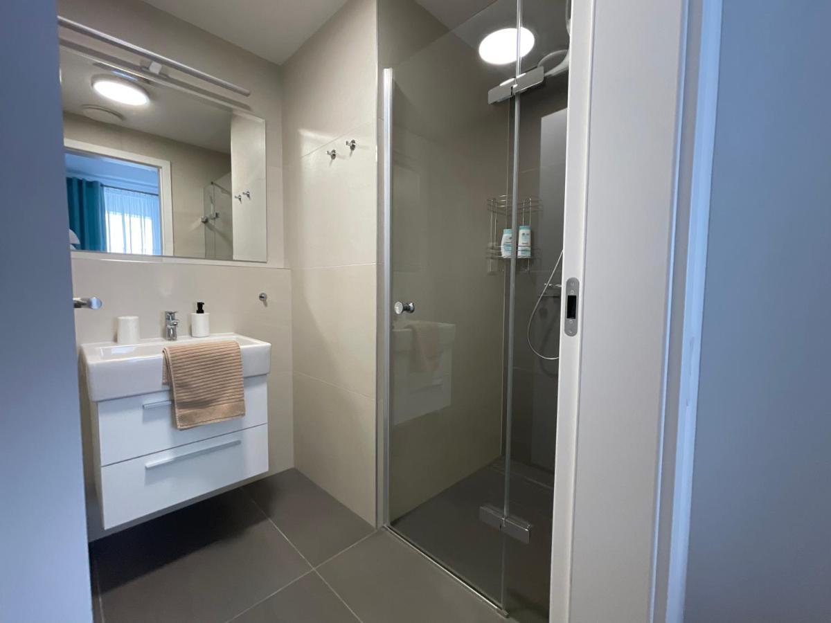 Sag Sky Park Residence Free Parking And Wi-Fi Братислава Экстерьер фото
