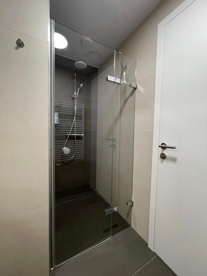 Sag Sky Park Residence Free Parking And Wi-Fi Братислава Экстерьер фото