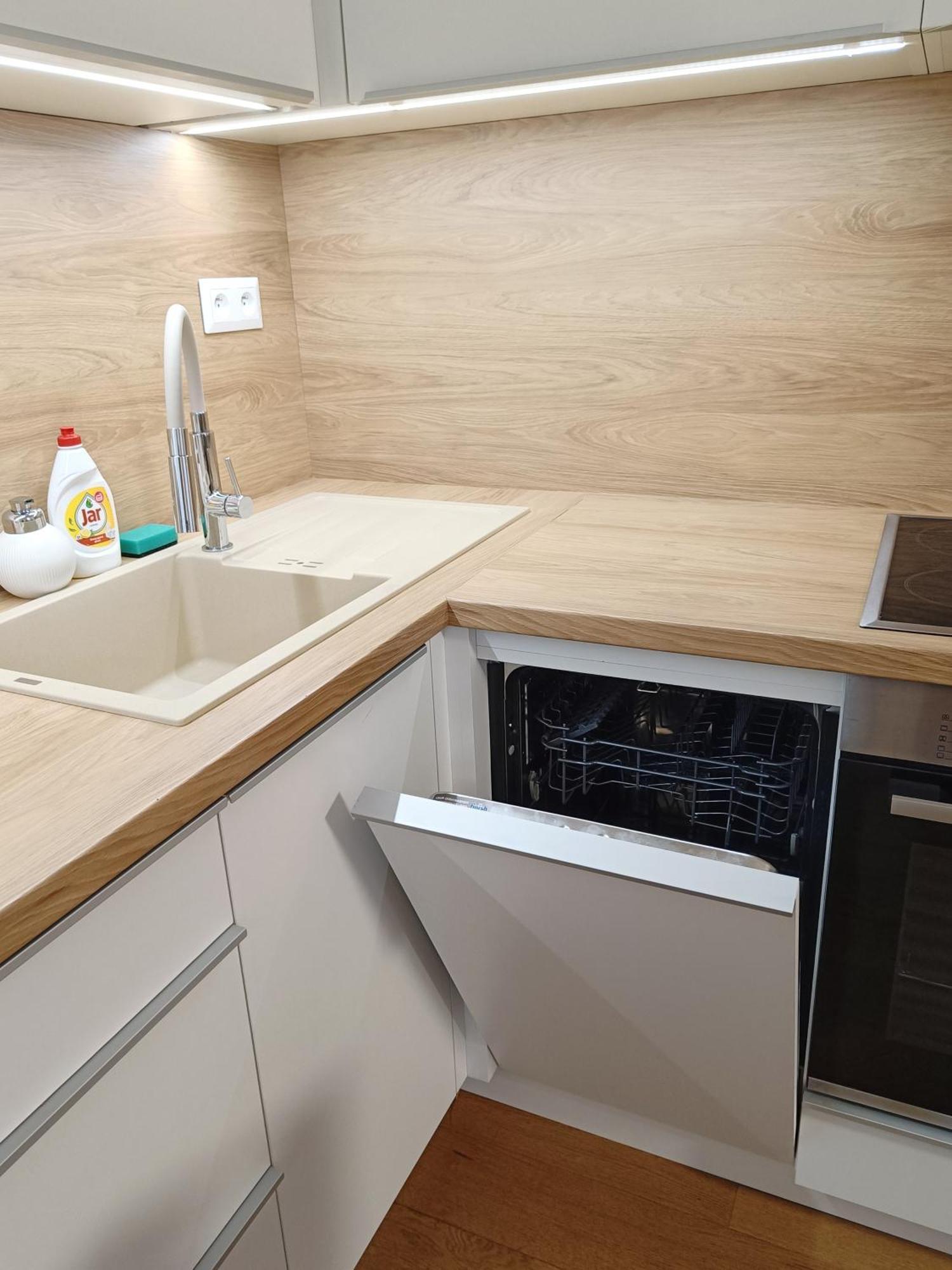 Sag Sky Park Residence Free Parking And Wi-Fi Братислава Экстерьер фото